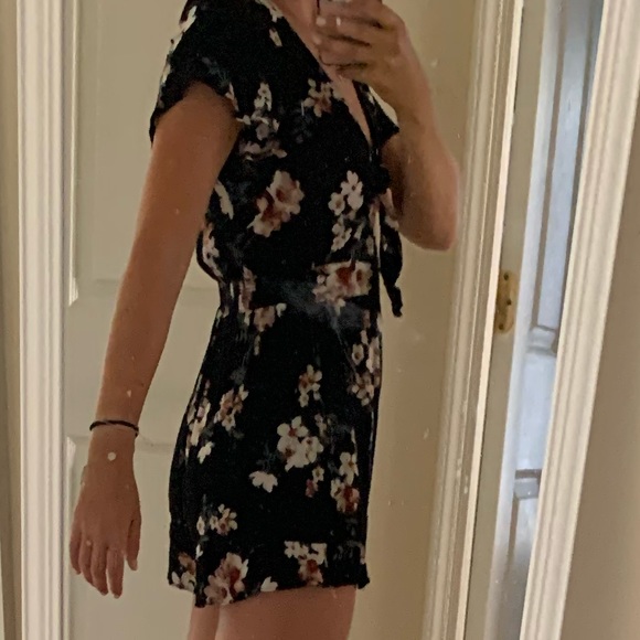 American Eagle Romper - Picture 3 of 3